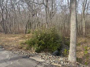 72 Hangman Hill Rd, North Stonington, CT 06359