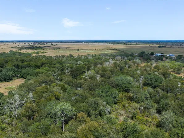 4 Brushy Branch Rd, Lockhart, TX 78644