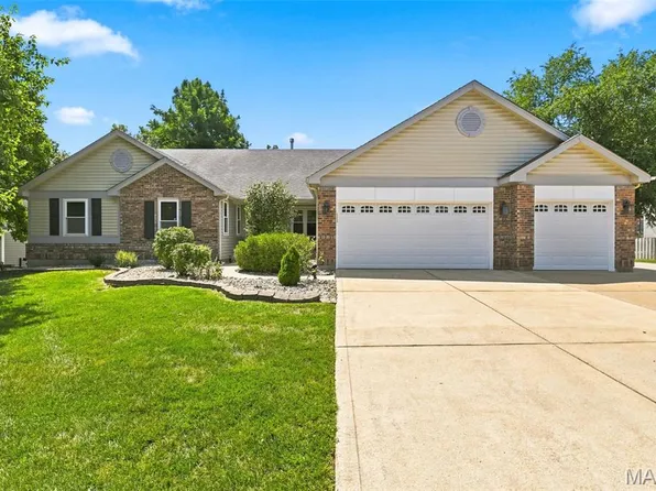 16806 Clayton Rd, Ballwin, MO 63011