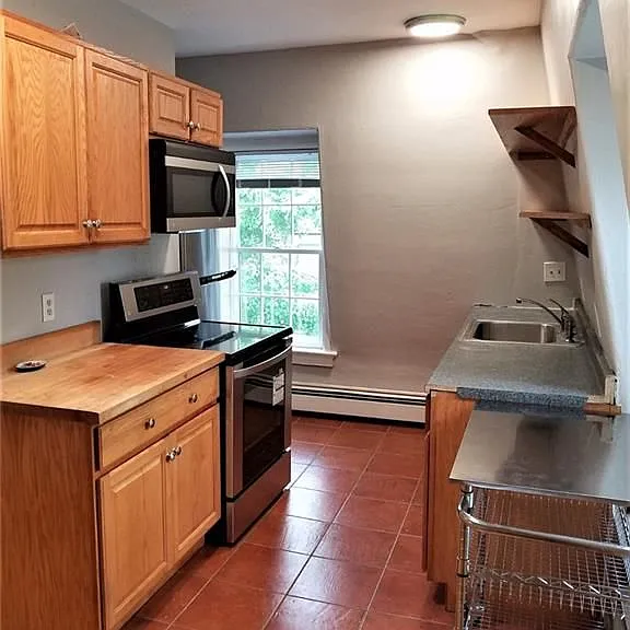 8 Cady St #3 — Photo 4