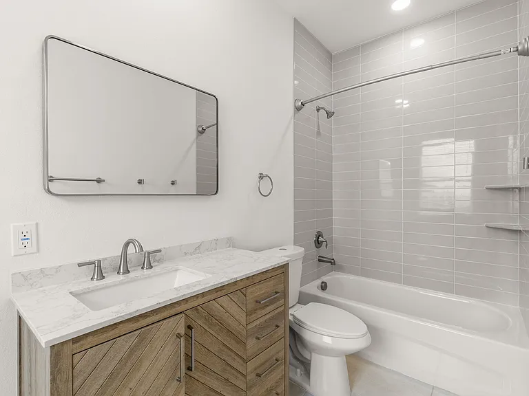 210 E Columbus Dr #1 — Photo 25