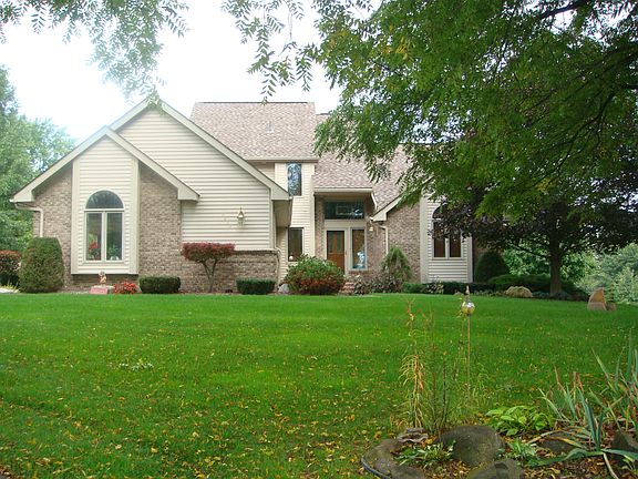 3rd image of 5695 Sandstone Dr