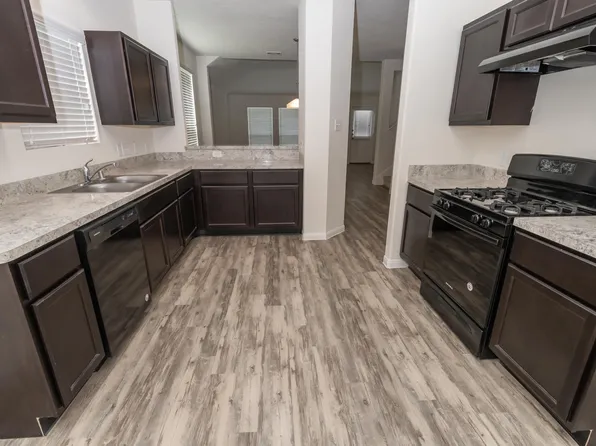 5 Catalina Ct, Manvel, TX 77578