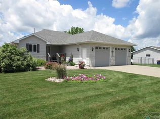 105 S Susan Ave, Crooks, SD 57020