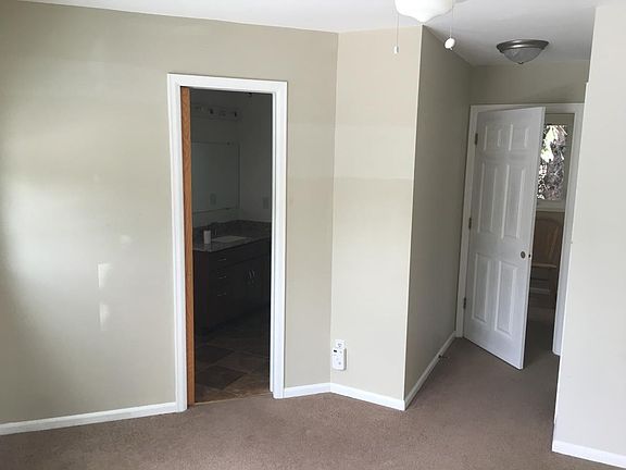 2nd Floor Bed/Bath