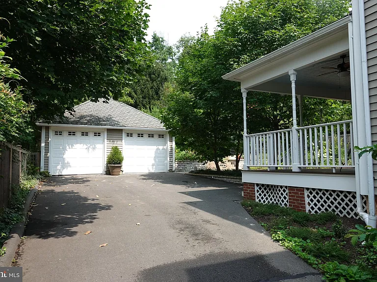 36 Hart Ave — Photo 69