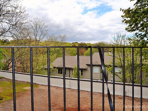 5th image of 312 Tappan St APT 2R