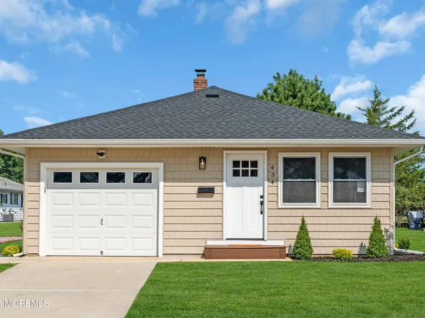 434 Saint Thomas Drive, Toms River, NJ 08757