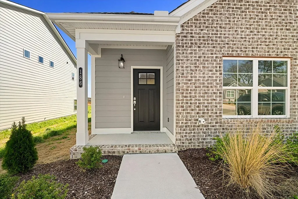 2 bed, 1057 sqft, $1,900 — Photo 3