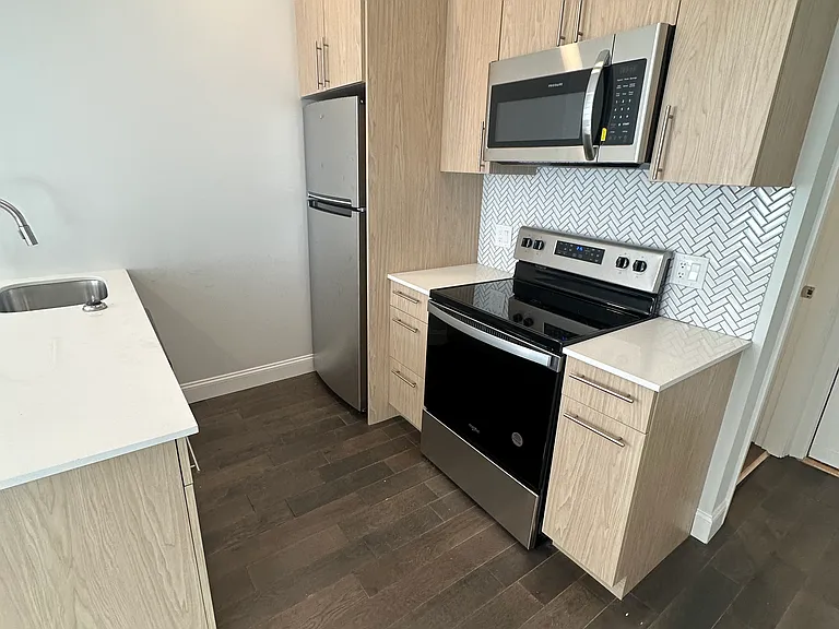55 Queensberry St #12 — Photo 3