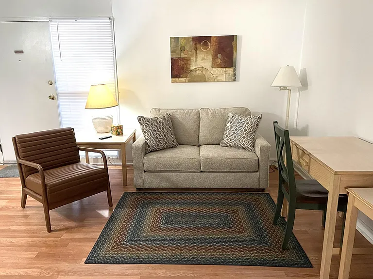 Fielding Court Apartments — Photo 14