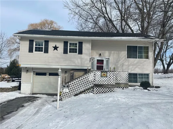 905 Atlantic Ave, Walworth, NY 14568