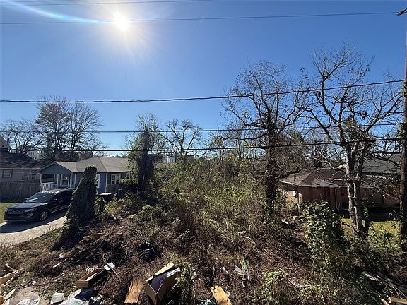 4th image of 3720 Seabrook St