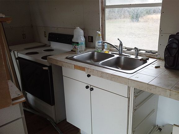 5th image of 43105 Bear Lake Blvd