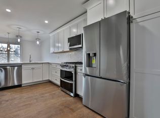 19 Forestedge Way, Manchester, NH 03102