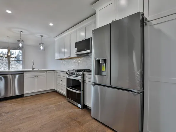 25 Forestedge Way, Manchester, NH 03102