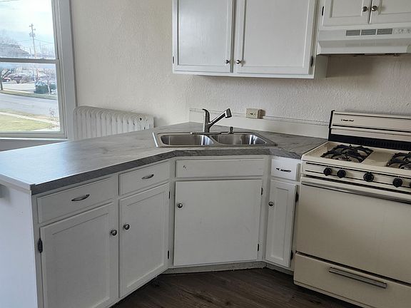 2nd image of 207 N 2nd St #4