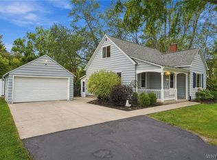 9521 Greiner Rd, Clarence, NY 14031