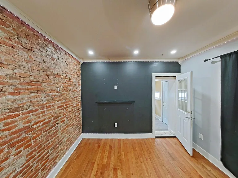 126 N 53rd St #1B — Photo 4