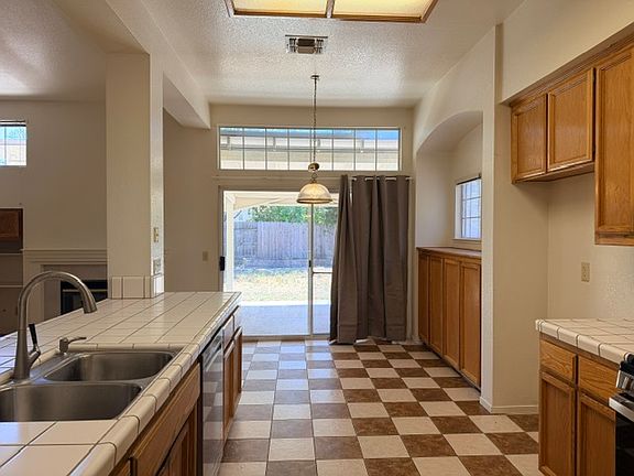 5th image of 9272 Fabius Ct