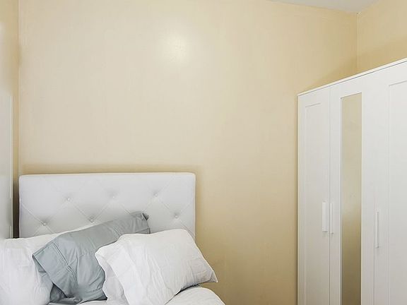 4th image of 236 E 118th St APT 5