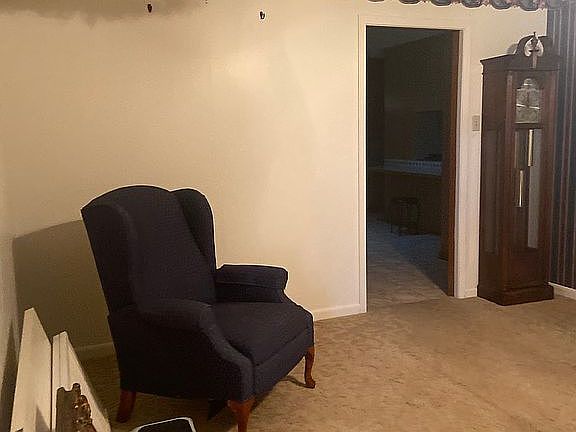 2nd image of 74 Horseshoe Ln