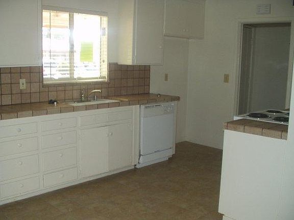 4th image of 324 W Dayton Ave