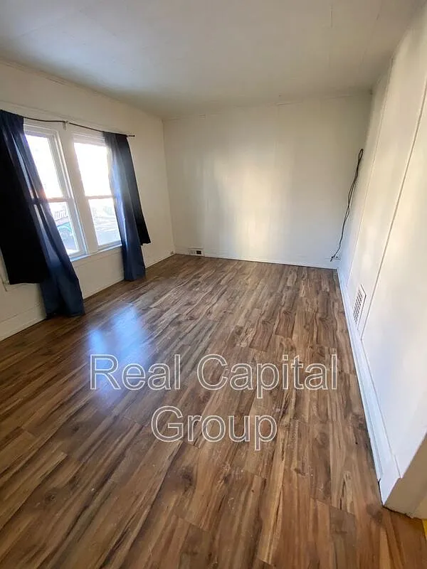 1 bed, 1.0 bath, $750 — Photo 4