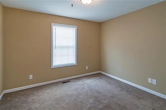 1721 Thistlewood Dr #C — Photo 11