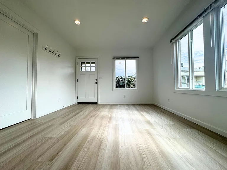 8420 1/2 S Tacoma Way — Photo 8