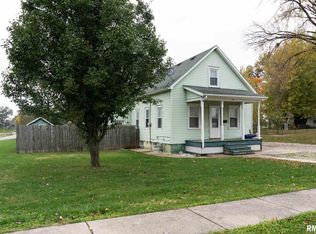 146 S Carr St, Wataga, IL 61488