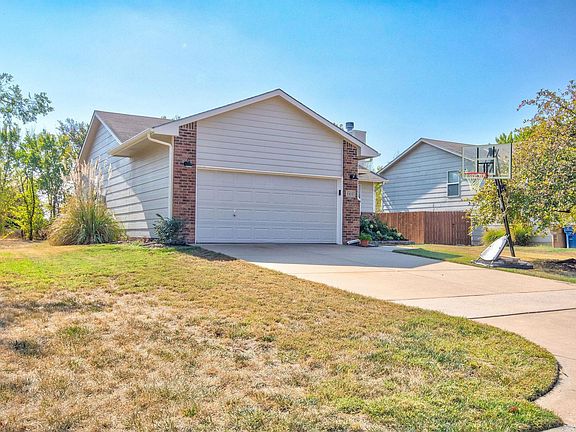 2nd image of 1411 W Basswood Dr