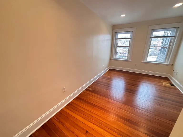191 Winthrop Rd — Photo 6