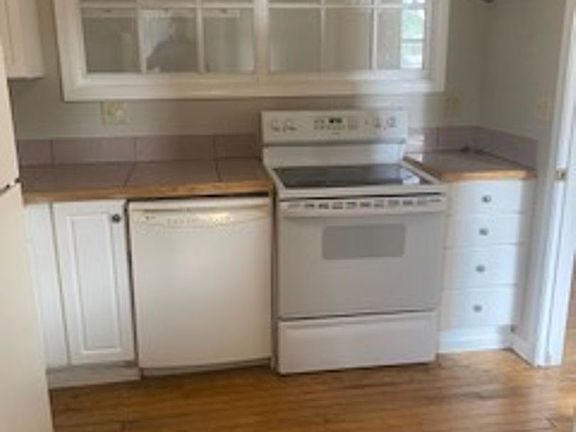 5th image of 18 W 9th St Suite 1
