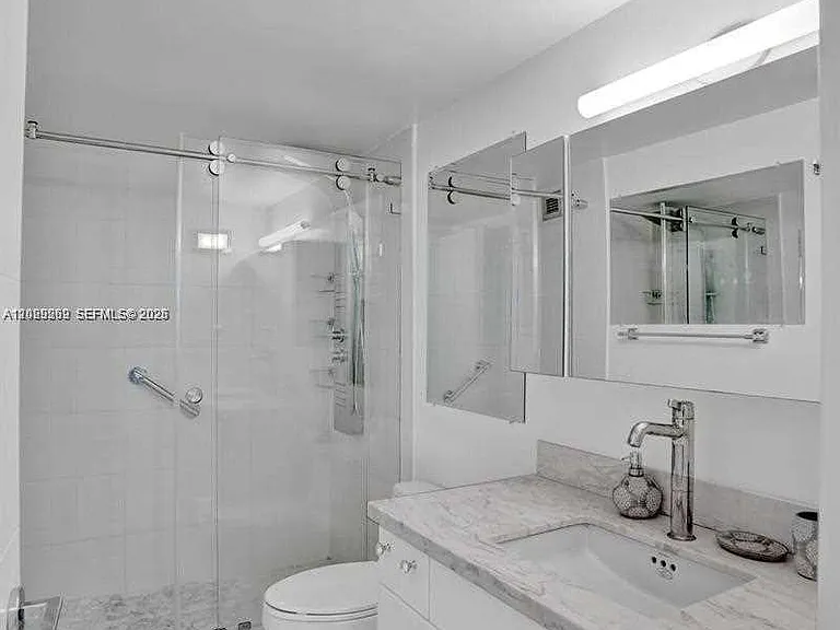 2500 Parkview Dr #1008 — Photo 2