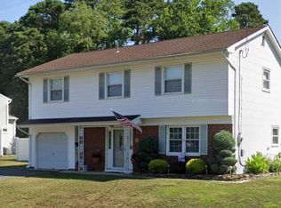62 Old Bridge Dr, Howell, NJ