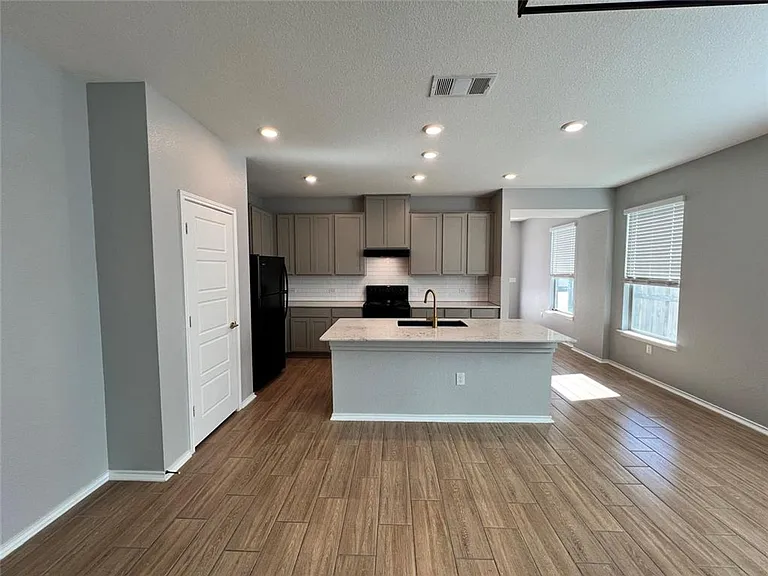 6516 Carriage Pines Dr — Photo 7