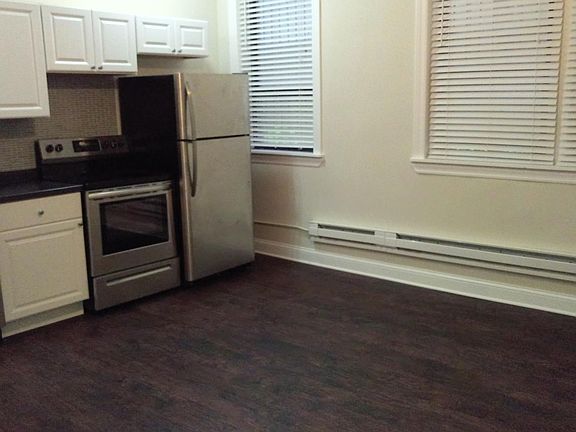 5th image of 3345-108 N Marshfield Ave