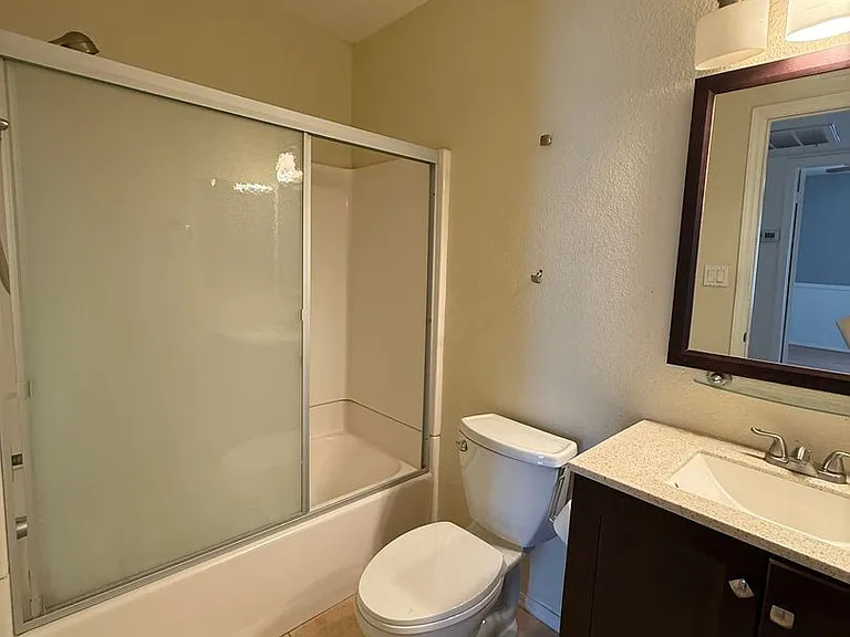 2263 E Hampton Ave — Photo 21