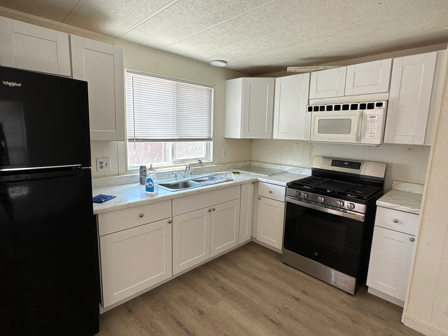 3 bed, 1000 sqft, $1,275 — Photo 1