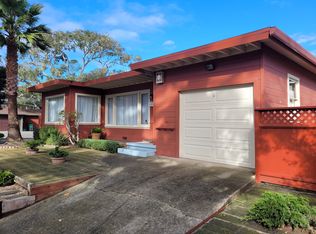 860 Pine Ave, Pacific Grove, CA 93950