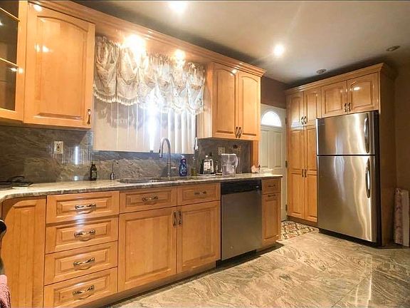 2nd image of 21-39 24th St #1F