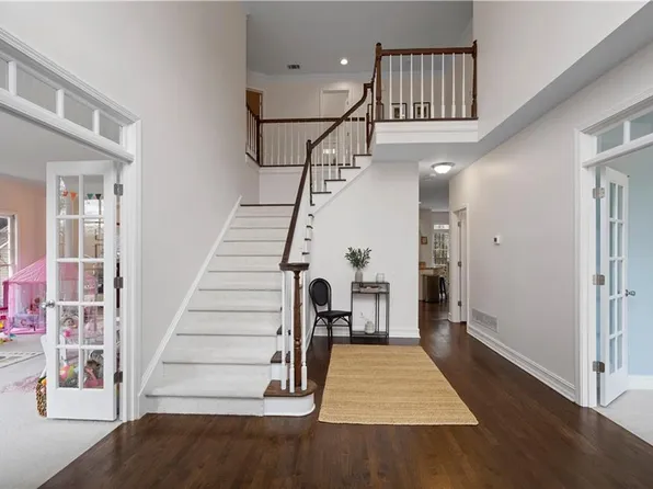 610 Ashwood Ct, Woodstock, GA 30189
