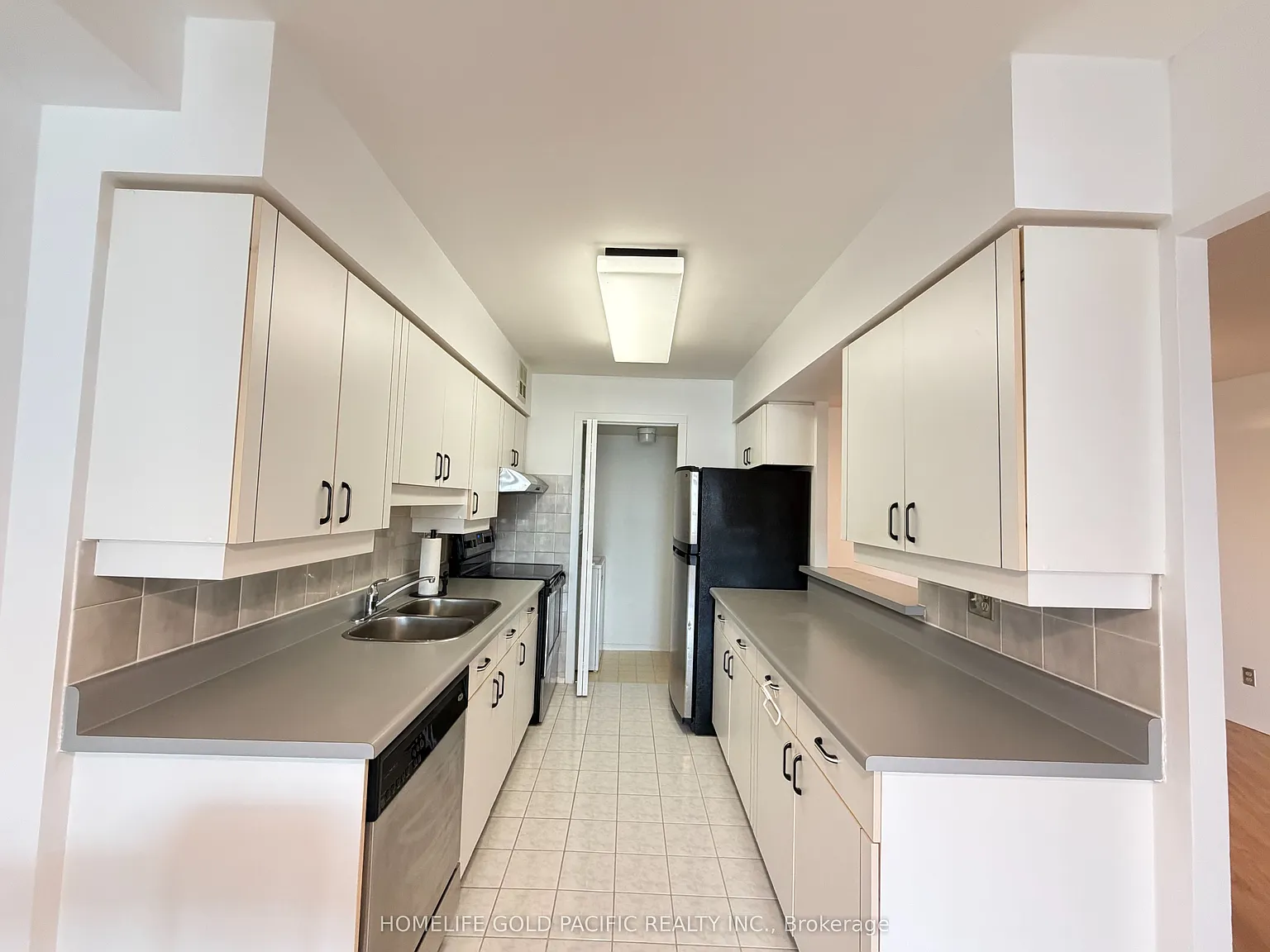 2 bed, $2,700 — Photo 4