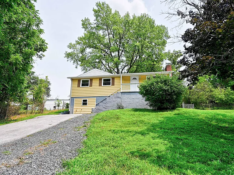 49 Oldt Dr #A — Photo 2