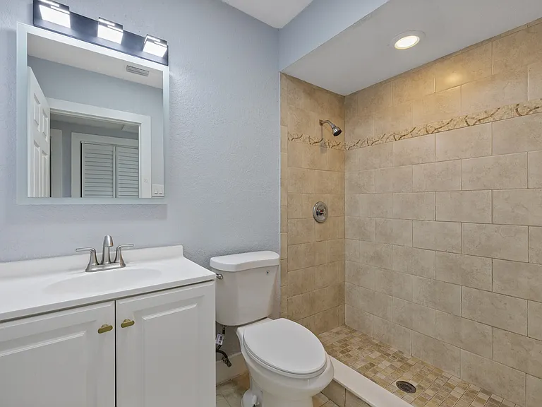 2706 W Tampa Bay Blvd — Photo 23