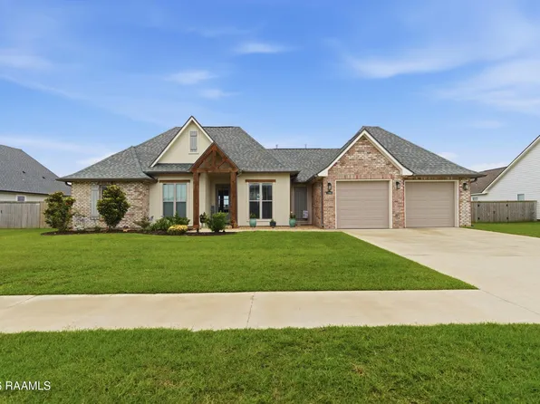 1206 Bayou Trce, Breaux Bridge, LA 70517