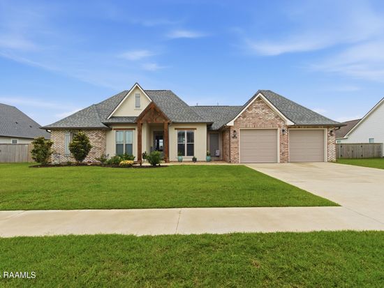 1206 Bayou Trce, Breaux Bridge, LA 70517