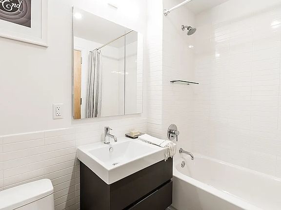 3rd image of 60 Water St APT 909