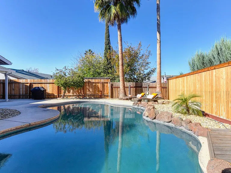 5613 Phlox Ct — Photo 12